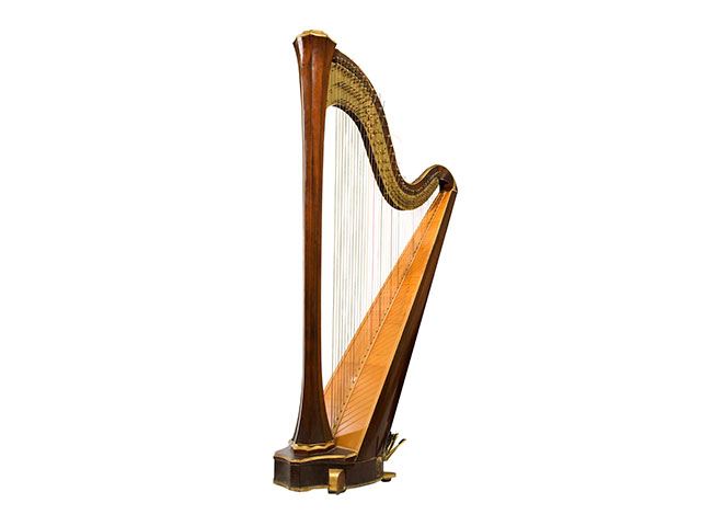 braune Harfe auf weißem Hintergrund