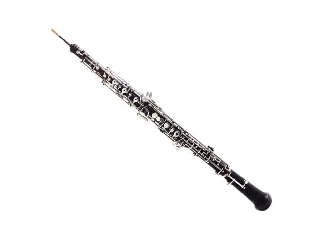 Schwarz-Silberne Oboe auf weißem Hintergrund